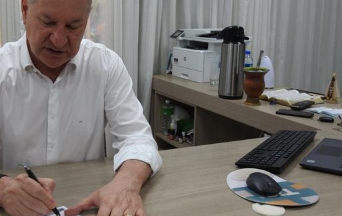 Prefeito direciona todos os serviços da Secretaria de Obras a ações de combate à estiagem