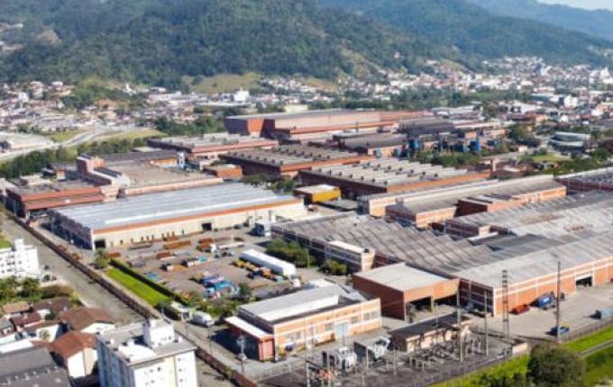 Multinacional de SC distribui parte de lucro milionário aos funcionários