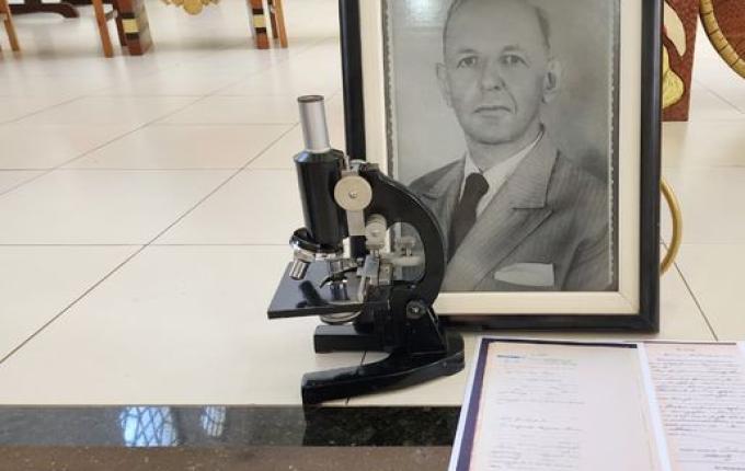 Escritor de Itapiranga lança livro sobre médico refugiado do nazismo