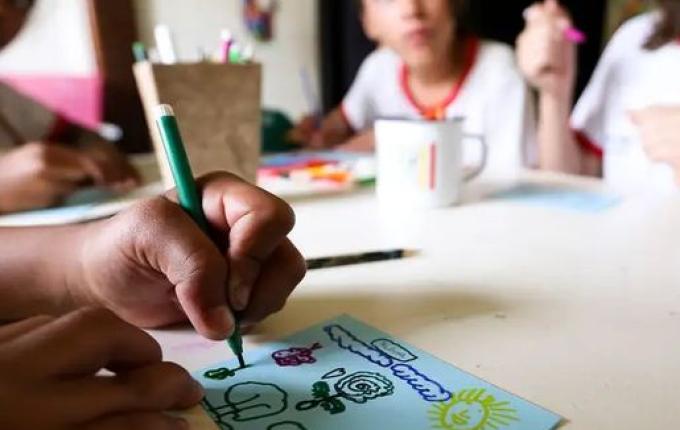 Índices educacionais em SMO preocupam, com queda acentuada no ensino médio