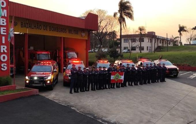 Bombeiro de São Miguel do Oeste integra equipe de combate a incêndios florestais no MS