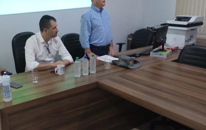 OUÇA: Secretário de Agricultura avalia estiagem em visita a Itapiranga