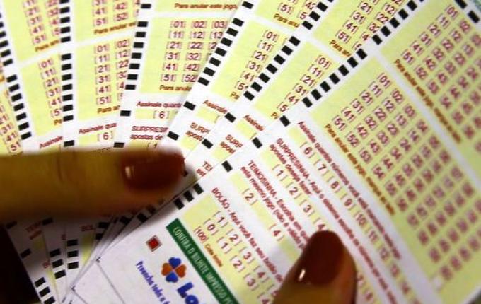 Acumulada há seis sorteios, Mega-Sena pode pagar R$ 60 mi neste sábado