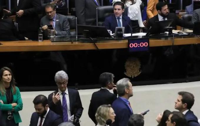 PEC das Prerrogativas enfrenta resistência no Senado e pode ser derrubada em comissão