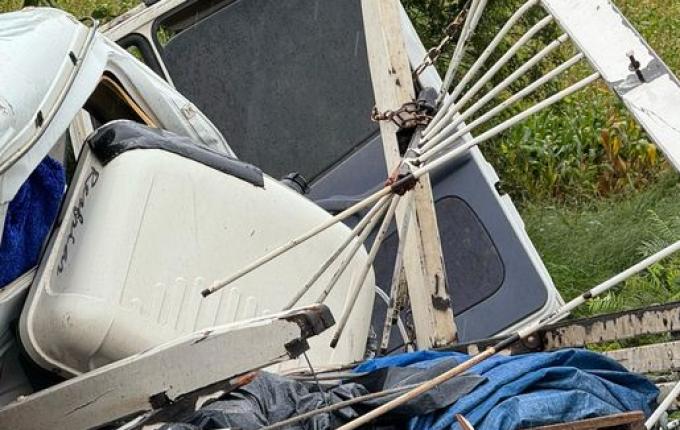 Motorista fica ferido em acidente entre dois caminhões na SC 163