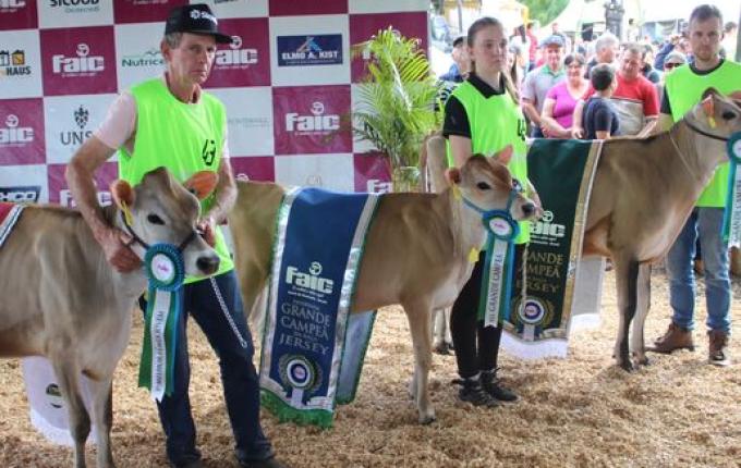 Julgamento de bovinos marca penúltimo dia da 10ª FAIC, em Iporã do Oeste