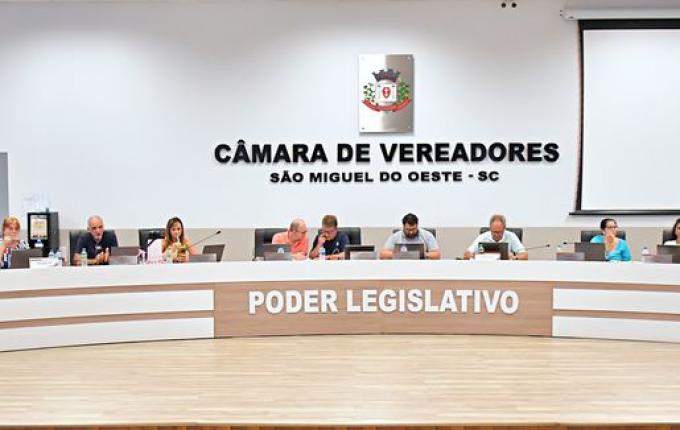 Vereadores de São Miguel do Oeste aprovam Orçamento de 2024 e revisão do Plano Plurianual