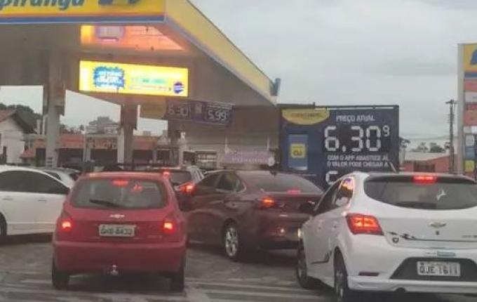 Postos de combustíveis são autuados por reajuste de preço antecipado em SC
