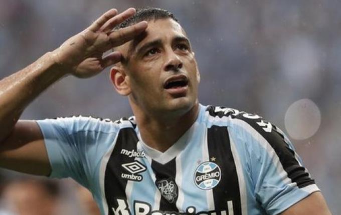 Grêmio goleia Tombense e aumenta vantagem para o primeiro time fora do G-4