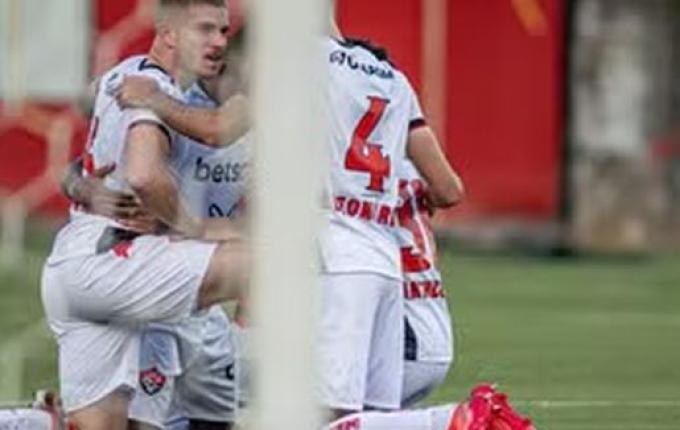 Vitória supera Inter no último lance pela Série A do Brasileirão
