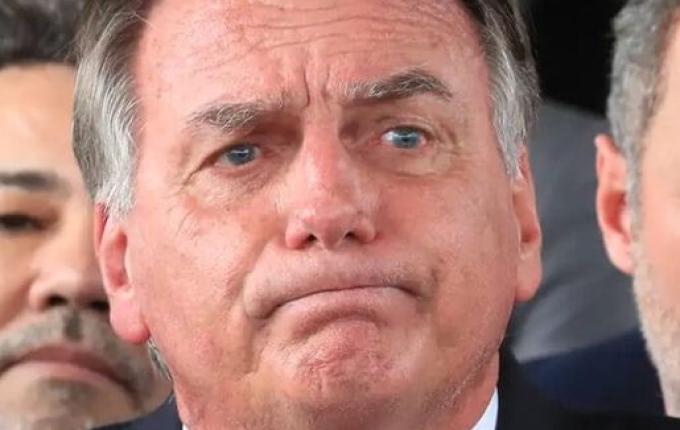 Bolsonaro diz que enviou R$ 2 milhões para que Eduardo não passe “necessidade” nos EUA