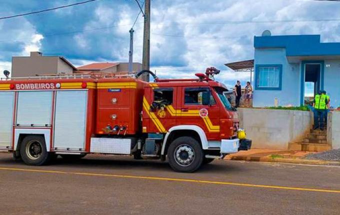 VÍDEO: Máquina de lavar pega fogo e mobiliza bombeiros em SMOeste