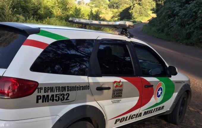 Homem fica ferido em queda de moto em Bandeirante