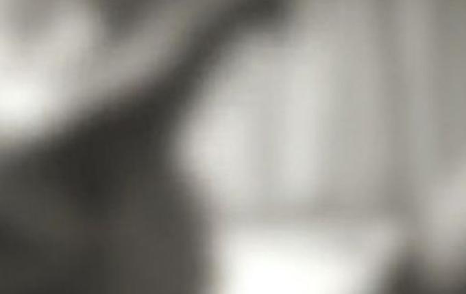 Homem agride esposa por causa de louça suja na pia: "É assim que tu merece"