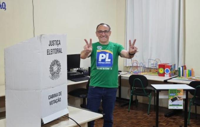 Candidato ao administrativo do partido liberal vota em São José do Cedro