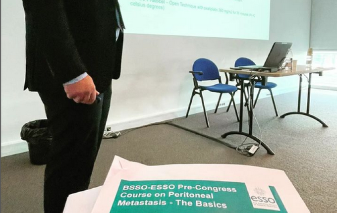 Cirurgião do HRTGB ministra palestra em congresso europeu de cirurgia oncológica