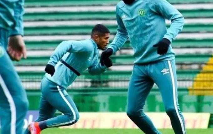 Mau tempo fecha aeroporto e causa adiamento de jogo da Chapecoense