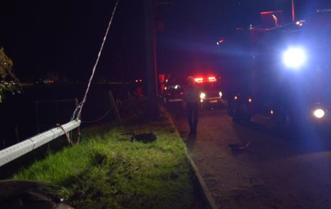 Colisão em poste provoca falta de energia elétrica em parte de SMO