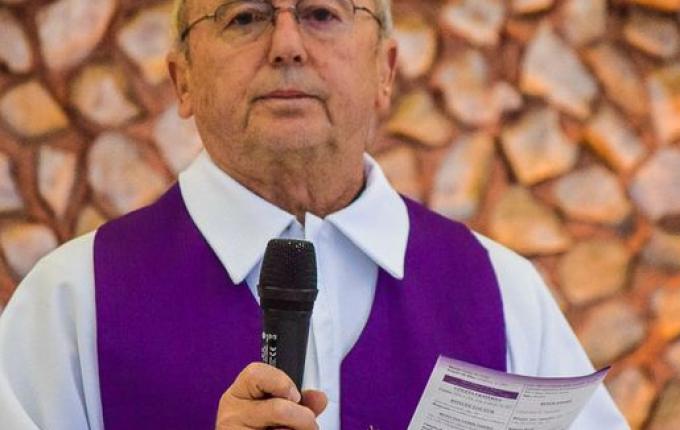 Após cinco anos, padre Ivo Oro é transferido da paróquia São Miguel Arcanjo