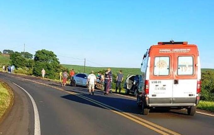 Três pessoas ficam feridas em acidente na BR-163