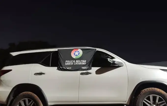 Perseguição termina com prisão e recuperação de caminhonete furtada em SMO