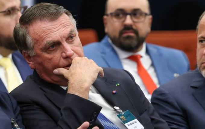 STF retoma hoje julgamento de denúncia que pode tornar Bolsonaro réu