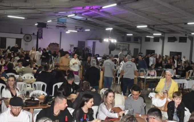 Primeiro Festival da Sopa no Pão do Lions Clube Iporã supera expectativas