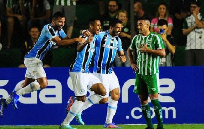 Grêmio vence o Juventude e amplia vantagem na liderança do Gauchão