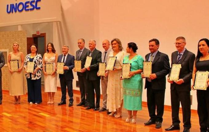 Vereadores e prefeitos eleitos serão empossados nesta quarta-feira