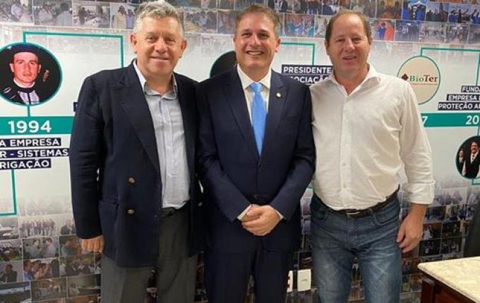 Vice-prefeito e vereador conseguem emenda para a Saúde de SMOeste