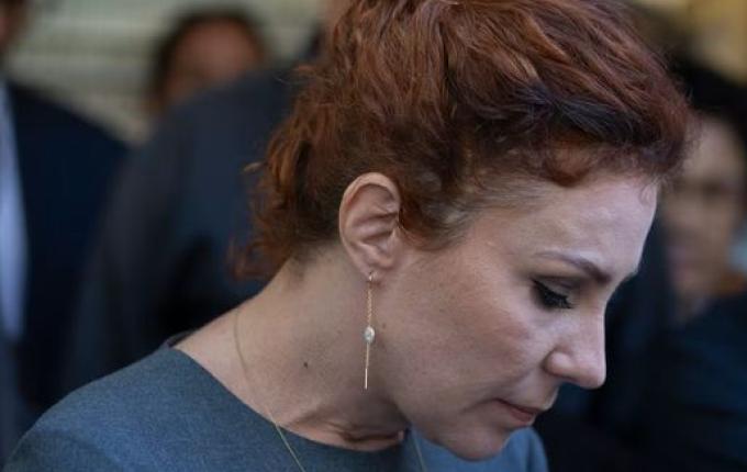 Hugo Motta oficializa afastamento de Zambelli por 127 dias e convoca suplente