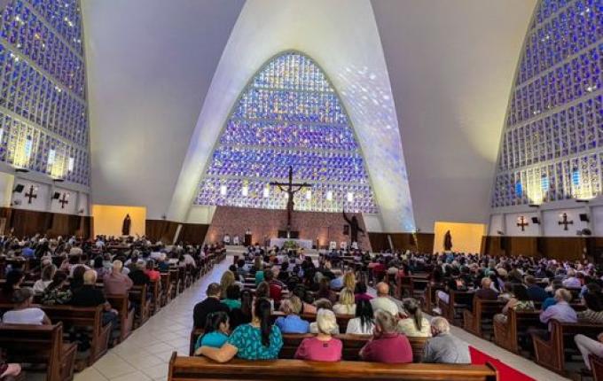 Missas de Natal e Ano Novo terão transmissão da Rede Peperi; saiba mais