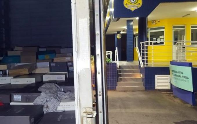 PRF apreende mais de mil garrafas de vinho na BR-163 em Guaraciaba