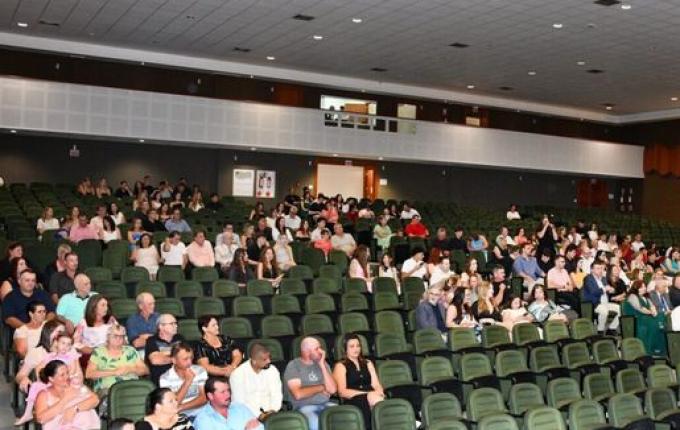 Colégio Unoesc celebra formatura da primeira turma de Ensino Médio em SMO