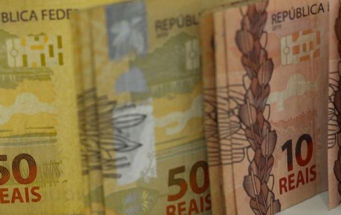 Governo aumenta salário mínimo para R$ 1.302 a partir de 2023