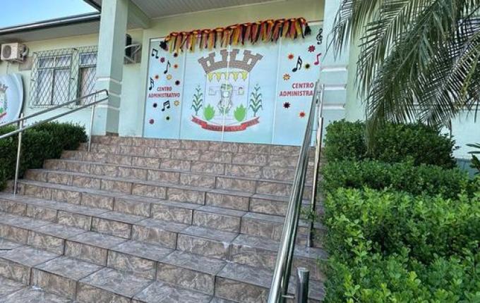 Prefeito reeleito de Tunápolis anuncia mudanças em quatro secretarias