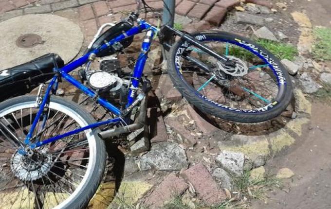 Jovem foge da polícia com bicicleta motorizada e é apreendido em Maravilha