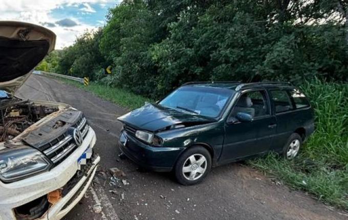 Condutor da Parati nega fuga após acidente na BR-282