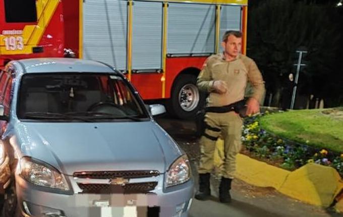 Colisão entre dois carros deixa feridos em Quilombo