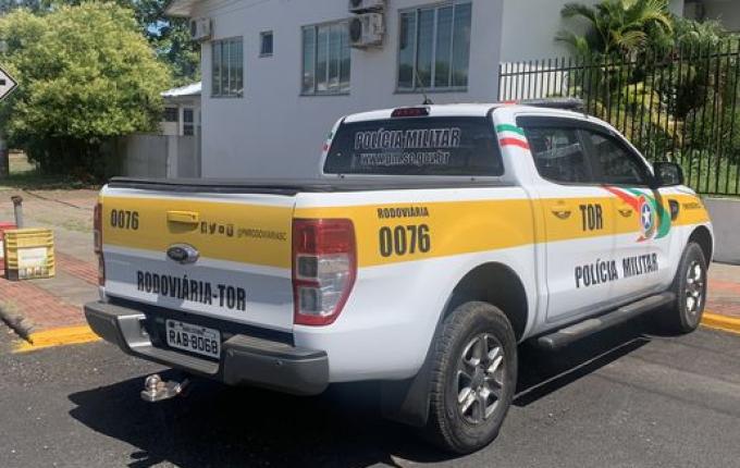 Idoso com CNH suspensa tenta subornar PMs com dinheiro para cerveja e acaba preso