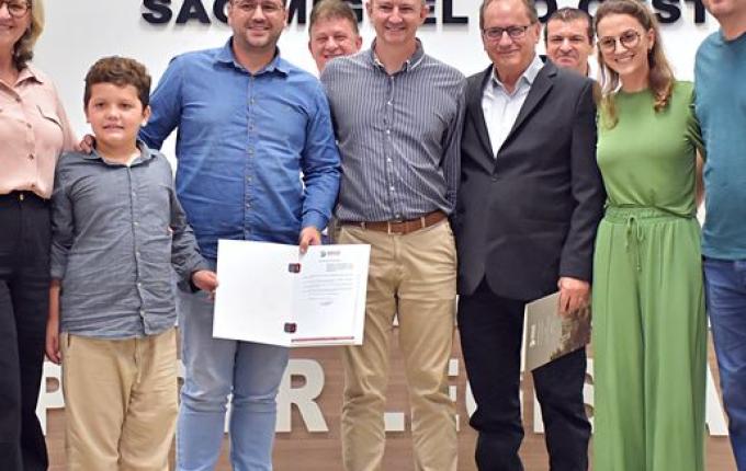 Vereadores aprovam projeto que dá nome de Avelino Massarollo para rua no Bairro Salete