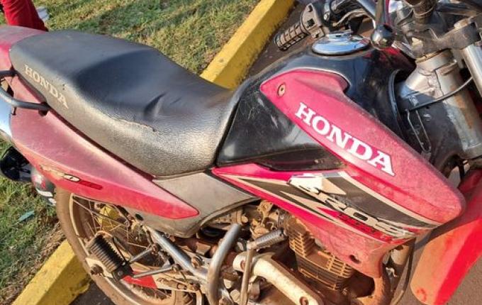 Motociclista fica ferido em acidente no centro de Campo Erê