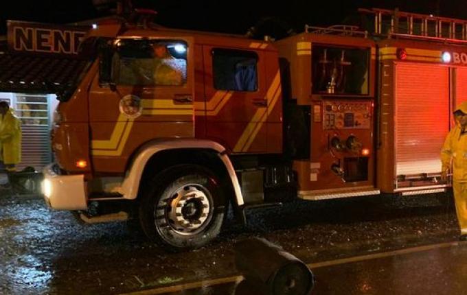 Temporal com chuva de granizo causa estragos na região Extremo-Oeste catarinense