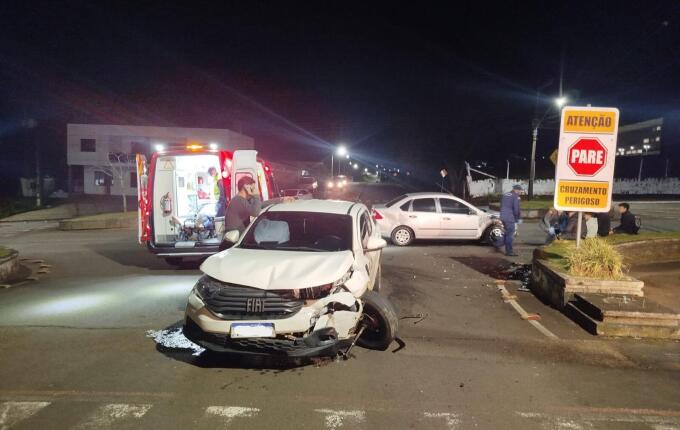 Colisão entre dois carros deixa um homem ferido em São Lourenço do Oeste