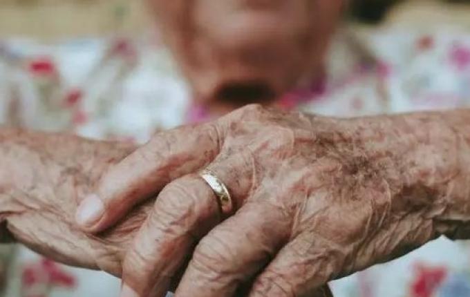 Médica revela ‘segredo’ para mulheres envelhecerem com saúde e felicidade