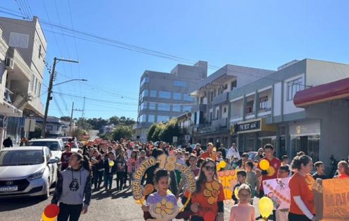 São José do Cedro encerra campanha Maio Laranja com caminhada de conscientização
