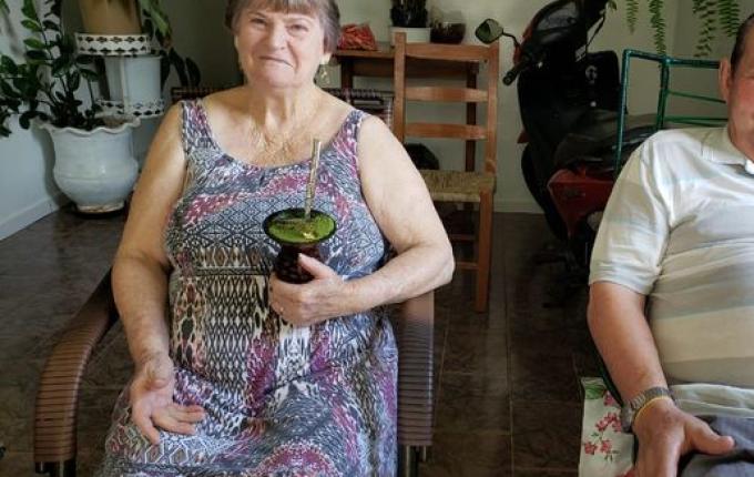 Família de Iporã do Oeste mantém tradição da confecção de casquinhas de ovos para a Páscoa