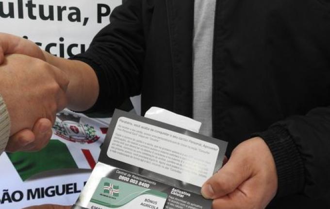 Programa Bônus Agrícola recarrega cartões de agricultores em SMO