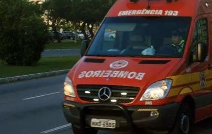 Colisão entre carro e moto deixa dois feridos em Iporã do Oeste