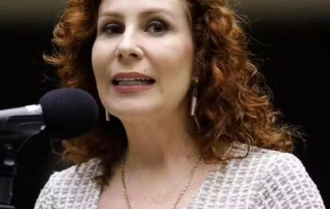 STF tem maioria dos votos para cassar e condenar Carla Zambelli a cinco anos de prisão